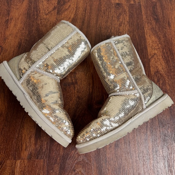 (7) UGG Classic Short Gold Sequin Boots - Picture 6 of 9